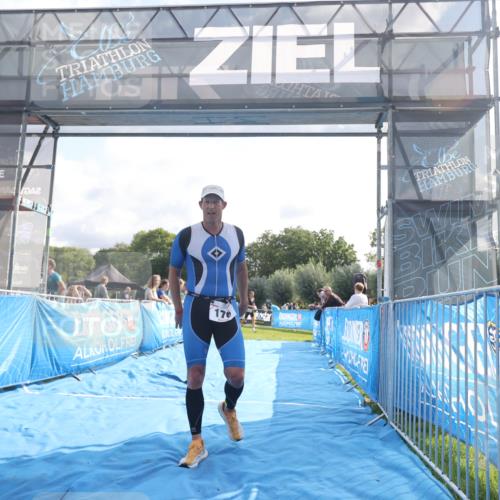 25.08.2024 - Elbe Triathlon Hamburg H.Heesch http://msf.ph/oto/6841602 25.08.2024 10:28:34 Ziel 176 meine-sportfotos.de