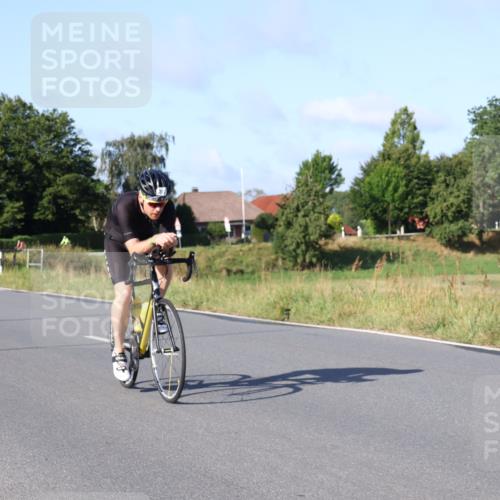 25.08.2024 - Elbe Triathlon Hamburg Fuchs,  Jonas http://msf.ph/oto/6841603 25.08.2024 09:39:55 Radfahren 414, 117, 283, 451, 284, 363 meine-sportfotos.de