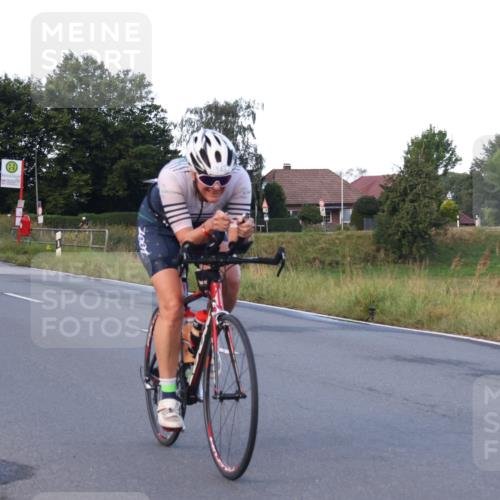 25.08.2024 - Elbe Triathlon Hamburg Fuchs,  Jonas http://msf.ph/oto/6841605 25.08.2024 08:57:46 Radfahren 126, 147 meine-sportfotos.de