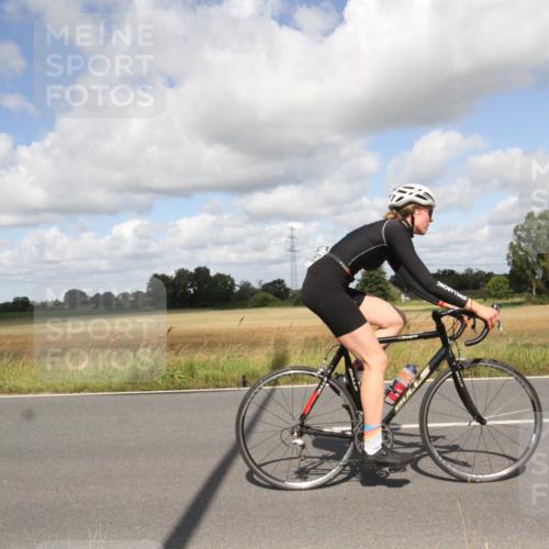 25.08.2024 - Elbe Triathlon Hamburg Fuchs,  Jonas http://msf.ph/oto/6841612 25.08.2024 11:20:33 Radfahren 1652, 1720, 1697 meine-sportfotos.de