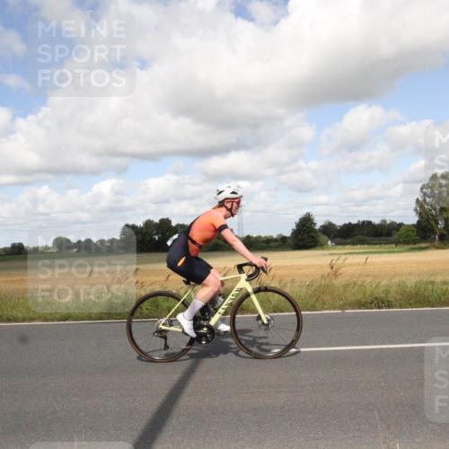 25.08.2024 - Elbe Triathlon Hamburg Fuchs,  Jonas http://msf.ph/oto/6841627 25.08.2024 11:20:38 Radfahren 1652, 1720, 1697, 1588 meine-sportfotos.de