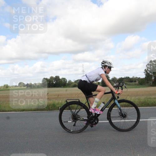 25.08.2024 - Elbe Triathlon Hamburg Fuchs,  Jonas http://msf.ph/oto/6841639 25.08.2024 11:20:55 Radfahren 1619 meine-sportfotos.de