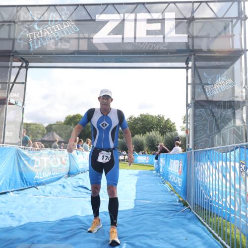 25.08.2024 - Elbe Triathlon Hamburg H.Heesch http://msf.ph/oto/6841645 25.08.2024 10:28:35 Ziel 176 meine-sportfotos.de