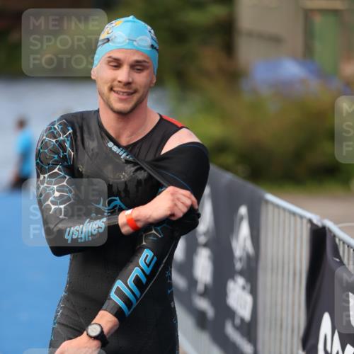 25.08.2024 - Elbe Triathlon Hamburg H.Heesch http://msf.ph/oto/6841648 25.08.2024 08:44:41 Schwimmen 80, 120, 124, 134, 145, 152, 161, 166, 169, 186, 188, 197 meine-sportfotos.de