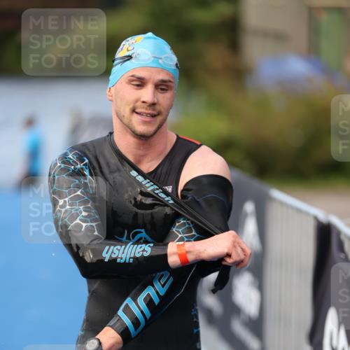 25.08.2024 - Elbe Triathlon Hamburg H.Heesch http://msf.ph/oto/6841670 25.08.2024 08:44:42 Schwimmen 80, 120, 124, 134, 145, 152, 161, 166, 169, 186, 188, 197 meine-sportfotos.de