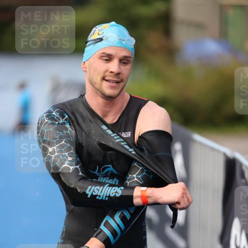 25.08.2024 - Elbe Triathlon Hamburg H.Heesch http://msf.ph/oto/6841674 25.08.2024 08:44:42 Schwimmen 80, 120, 124, 134, 145, 152, 161, 166, 169, 186, 188, 197 meine-sportfotos.de