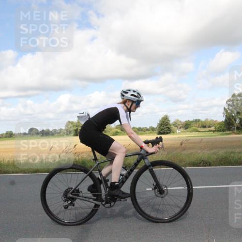 25.08.2024 - Elbe Triathlon Hamburg Fuchs,  Jonas http://msf.ph/oto/6841688 25.08.2024 11:21:31 Radfahren 704, 1703 meine-sportfotos.de