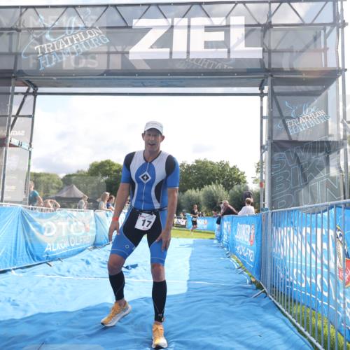 25.08.2024 - Elbe Triathlon Hamburg H.Heesch http://msf.ph/oto/6841689 25.08.2024 10:28:35 Ziel 176 meine-sportfotos.de