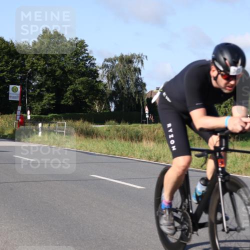 25.08.2024 - Elbe Triathlon Hamburg Fuchs,  Jonas http://msf.ph/oto/6841717 25.08.2024 09:40:02 Radfahren 451, 284, 363, 161, 408, 174 meine-sportfotos.de