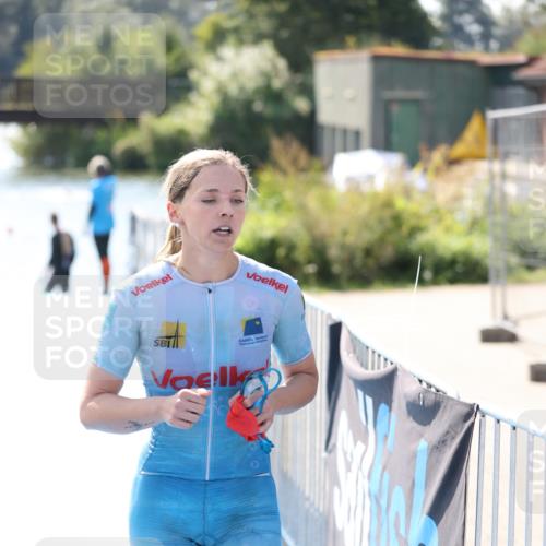 25.08.2024 - Elbe Triathlon Hamburg H.Heesch http://msf.ph/oto/6841742 25.08.2024 14:36:25 Schwimmen  meine-sportfotos.de