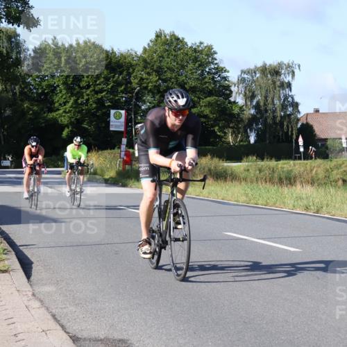 25.08.2024 - Elbe Triathlon Hamburg Fuchs,  Jonas http://msf.ph/oto/6841745 25.08.2024 09:40:04 Radfahren 451, 284, 363, 161, 408, 174 meine-sportfotos.de
