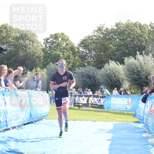 25.08.2024 - Elbe Triathlon Hamburg H.Heesch http://msf.ph/oto/6841756 25.08.2024 10:29:06 Ziel 107 meine-sportfotos.de