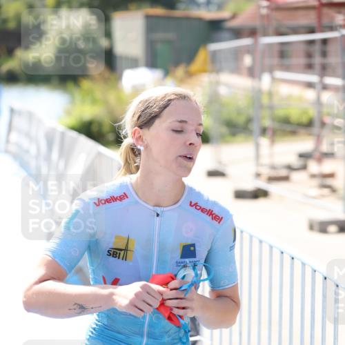 25.08.2024 - Elbe Triathlon Hamburg H.Heesch http://msf.ph/oto/6841770 25.08.2024 14:36:26 Schwimmen  meine-sportfotos.de