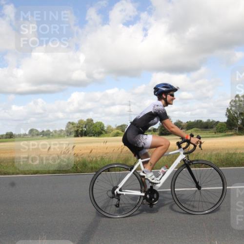 25.08.2024 - Elbe Triathlon Hamburg Fuchs,  Jonas http://msf.ph/oto/6841775 25.08.2024 11:22:51 Radfahren 1649, 1531, 1624 meine-sportfotos.de