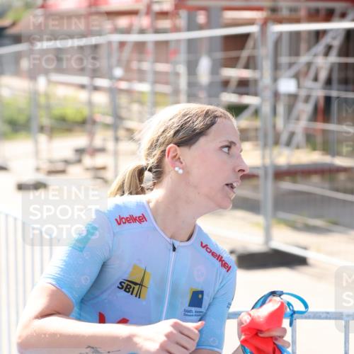 25.08.2024 - Elbe Triathlon Hamburg H.Heesch http://msf.ph/oto/6841817 25.08.2024 14:36:26 Schwimmen  meine-sportfotos.de