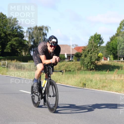 25.08.2024 - Elbe Triathlon Hamburg Fuchs,  Jonas http://msf.ph/oto/6841823 25.08.2024 09:40:15 Radfahren 415, 420, 403, 390 meine-sportfotos.de