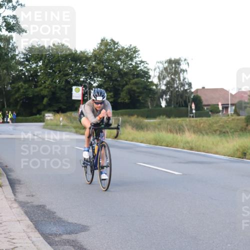 25.08.2024 - Elbe Triathlon Hamburg Fuchs,  Jonas http://msf.ph/oto/6841842 25.08.2024 08:58:06 Radfahren 113, 137 meine-sportfotos.de