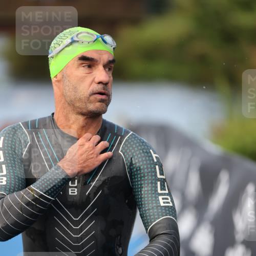 25.08.2024 - Elbe Triathlon Hamburg H.Heesch http://msf.ph/oto/6841853 25.08.2024 08:44:55 Schwimmen 120, 124, 166, 168, 169, 188, 197 meine-sportfotos.de