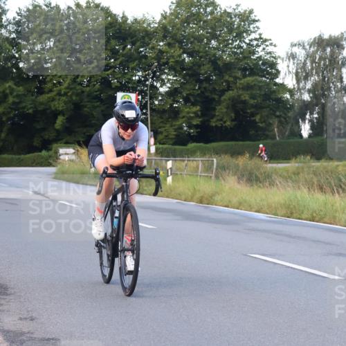 25.08.2024 - Elbe Triathlon Hamburg Fuchs,  Jonas http://msf.ph/oto/6841879 25.08.2024 08:58:09 Radfahren 113, 137, 123 meine-sportfotos.de