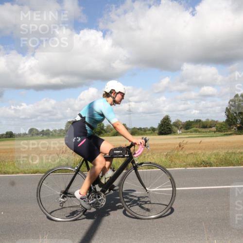 25.08.2024 - Elbe Triathlon Hamburg Fuchs,  Jonas http://msf.ph/oto/6841886 25.08.2024 11:24:01 Radfahren 1709, 1635, 1494 meine-sportfotos.de