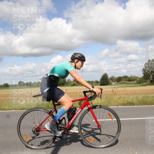 25.08.2024 - Elbe Triathlon Hamburg Fuchs,  Jonas http://msf.ph/oto/6841893 25.08.2024 11:24:05 Radfahren 1709, 1635, 1494 meine-sportfotos.de