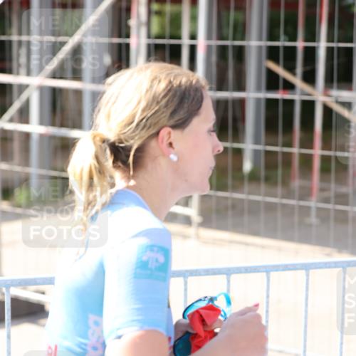 25.08.2024 - Elbe Triathlon Hamburg H.Heesch http://msf.ph/oto/6841897 25.08.2024 14:36:27 Schwimmen  meine-sportfotos.de