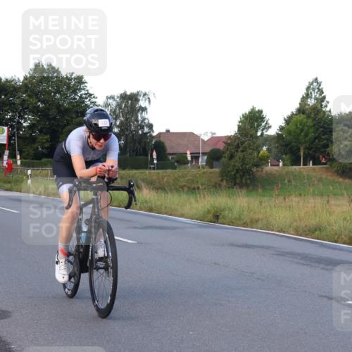 25.08.2024 - Elbe Triathlon Hamburg Fuchs,  Jonas http://msf.ph/oto/6841901 25.08.2024 08:58:09 Radfahren 113, 137, 123 meine-sportfotos.de