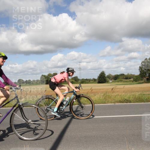 25.08.2024 - Elbe Triathlon Hamburg Fuchs,  Jonas http://msf.ph/oto/6841916 25.08.2024 11:24:25 Radfahren 1657, 1621, 1660, 1511, 1659 meine-sportfotos.de