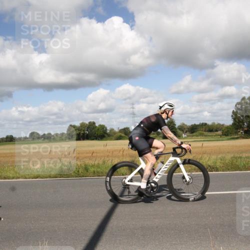 25.08.2024 - Elbe Triathlon Hamburg Fuchs,  Jonas http://msf.ph/oto/6841935 25.08.2024 11:24:40 Radfahren 1669, 1623 meine-sportfotos.de
