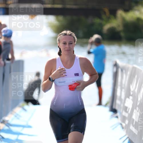 25.08.2024 - Elbe Triathlon Hamburg H.Heesch http://msf.ph/oto/6841939 25.08.2024 14:36:53 Schwimmen  meine-sportfotos.de