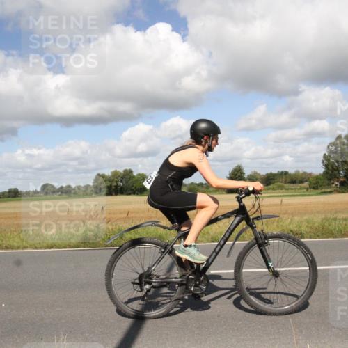 25.08.2024 - Elbe Triathlon Hamburg Fuchs,  Jonas http://msf.ph/oto/6841945 25.08.2024 11:24:40 Radfahren 1669, 1623 meine-sportfotos.de