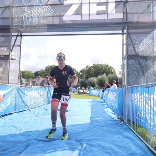 25.08.2024 - Elbe Triathlon Hamburg H.Heesch http://msf.ph/oto/6841947 25.08.2024 10:29:08 Ziel 107 meine-sportfotos.de