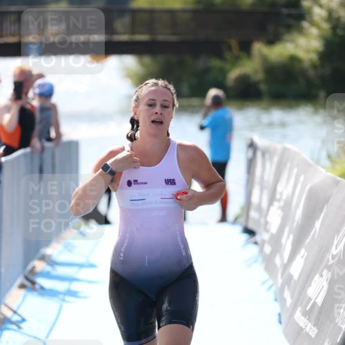25.08.2024 - Elbe Triathlon Hamburg H.Heesch http://msf.ph/oto/6841970 25.08.2024 14:36:54 Schwimmen  meine-sportfotos.de