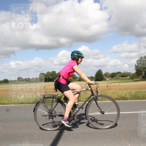 25.08.2024 - Elbe Triathlon Hamburg Fuchs,  Jonas http://msf.ph/oto/6841980 25.08.2024 11:25:34 Radfahren 1484 meine-sportfotos.de
