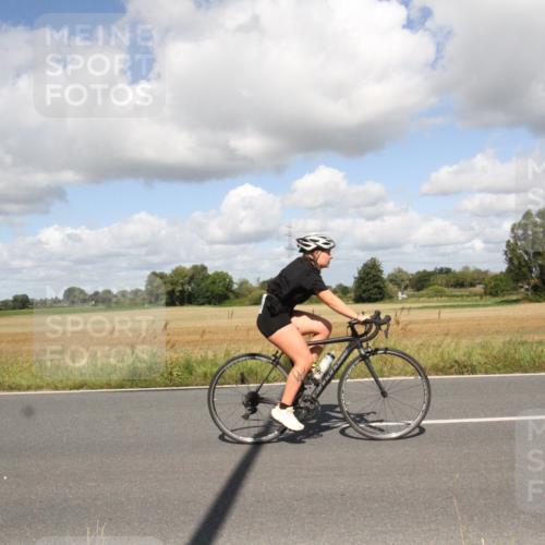 25.08.2024 - Elbe Triathlon Hamburg Fuchs,  Jonas http://msf.ph/oto/6841984 25.08.2024 11:25:50 Radfahren 1616, 1634, 1651 meine-sportfotos.de