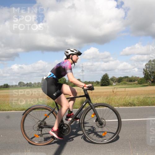 25.08.2024 - Elbe Triathlon Hamburg Fuchs,  Jonas http://msf.ph/oto/6841988 25.08.2024 11:25:52 Radfahren 1616, 1634, 1651 meine-sportfotos.de