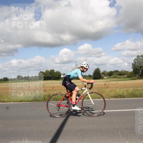 25.08.2024 - Elbe Triathlon Hamburg Fuchs,  Jonas http://msf.ph/oto/6841992 25.08.2024 11:25:56 Radfahren 1616, 1634, 1651 meine-sportfotos.de