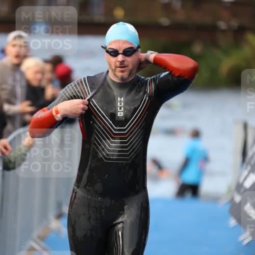 25.08.2024 - Elbe Triathlon Hamburg H.Heesch http://msf.ph/oto/6841993 25.08.2024 08:45:12 Schwimmen 168 meine-sportfotos.de
