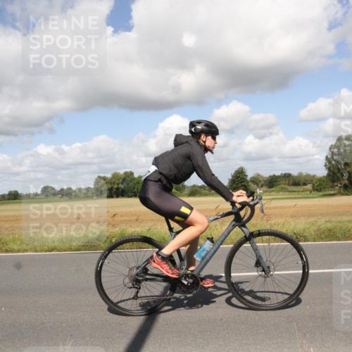 25.08.2024 - Elbe Triathlon Hamburg Fuchs,  Jonas http://msf.ph/oto/6842006 25.08.2024 11:26:39 Radfahren 1627, 1681 meine-sportfotos.de