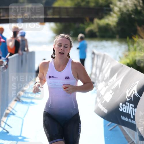 25.08.2024 - Elbe Triathlon Hamburg H.Heesch http://msf.ph/oto/6842011 25.08.2024 14:36:55 Schwimmen  meine-sportfotos.de