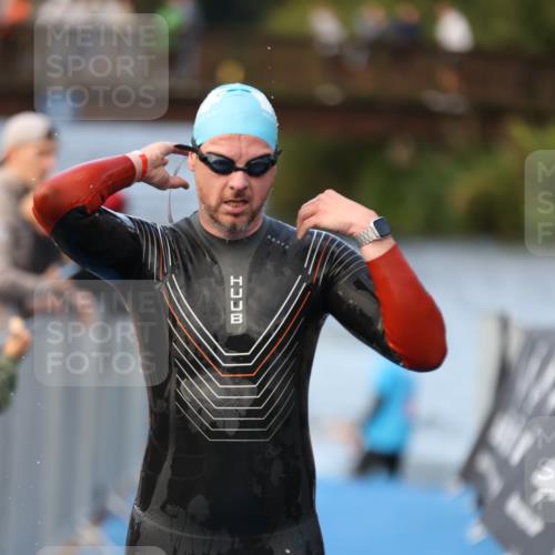 25.08.2024 - Elbe Triathlon Hamburg H.Heesch http://msf.ph/oto/6842012 25.08.2024 08:45:12 Schwimmen 168 meine-sportfotos.de