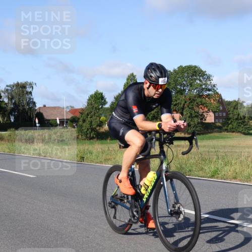 25.08.2024 - Elbe Triathlon Hamburg Fuchs,  Jonas http://msf.ph/oto/6842020 25.08.2024 09:40:35 Radfahren 194, 452, 205 meine-sportfotos.de