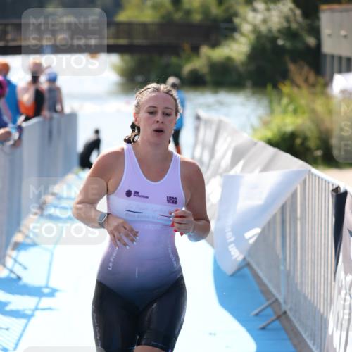 25.08.2024 - Elbe Triathlon Hamburg H.Heesch http://msf.ph/oto/6842023 25.08.2024 14:36:55 Schwimmen  meine-sportfotos.de