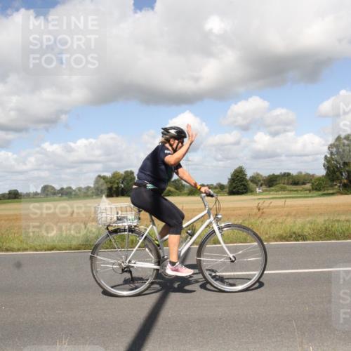 25.08.2024 - Elbe Triathlon Hamburg Fuchs,  Jonas http://msf.ph/oto/6842025 25.08.2024 11:27:11 Radfahren 1675 meine-sportfotos.de