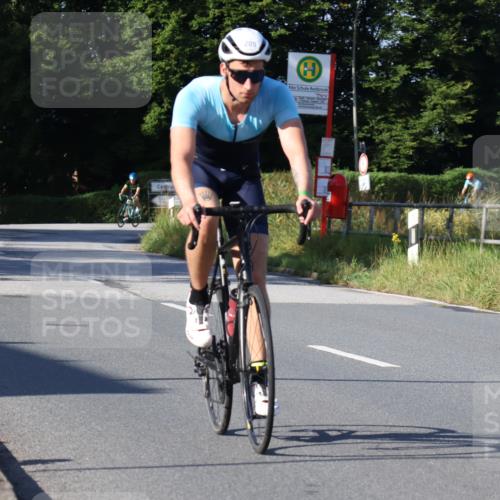 25.08.2024 - Elbe Triathlon Hamburg Fuchs,  Jonas http://msf.ph/oto/6842026 25.08.2024 09:40:37 Radfahren 194, 452, 205 meine-sportfotos.de