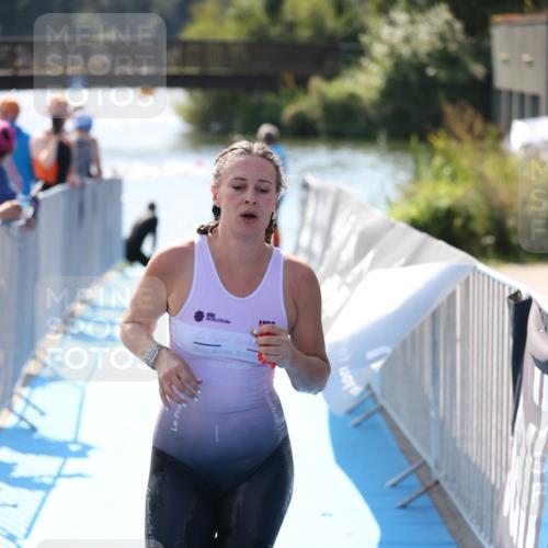 25.08.2024 - Elbe Triathlon Hamburg H.Heesch http://msf.ph/oto/6842030 25.08.2024 14:36:55 Schwimmen  meine-sportfotos.de