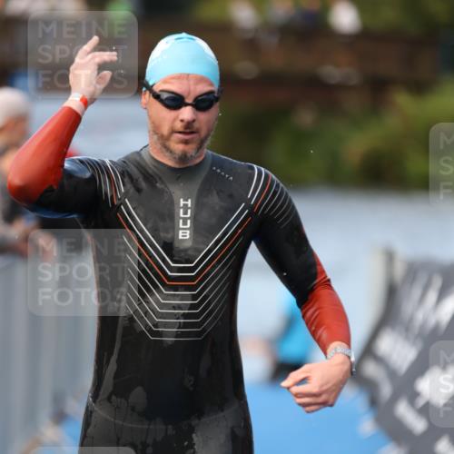 25.08.2024 - Elbe Triathlon Hamburg H.Heesch http://msf.ph/oto/6842035 25.08.2024 08:45:12 Schwimmen 168 meine-sportfotos.de