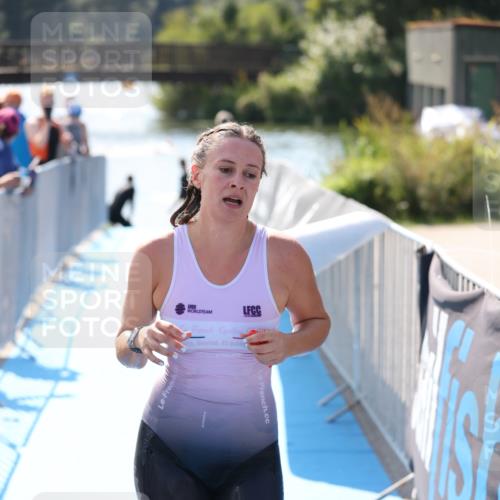 25.08.2024 - Elbe Triathlon Hamburg H.Heesch http://msf.ph/oto/6842043 25.08.2024 14:36:55 Schwimmen  meine-sportfotos.de