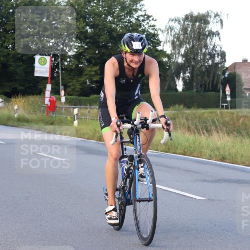 25.08.2024 - Elbe Triathlon Hamburg Fuchs,  Jonas http://msf.ph/oto/6842045 25.08.2024 08:58:17 Radfahren 123, 114, 87 meine-sportfotos.de