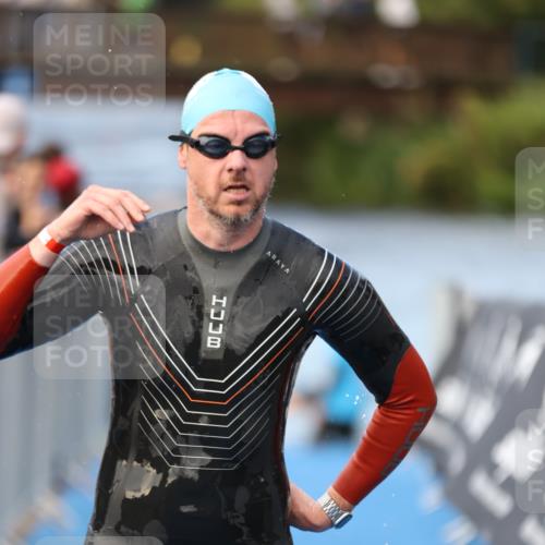 25.08.2024 - Elbe Triathlon Hamburg H.Heesch http://msf.ph/oto/6842058 25.08.2024 08:45:13 Schwimmen 168 meine-sportfotos.de